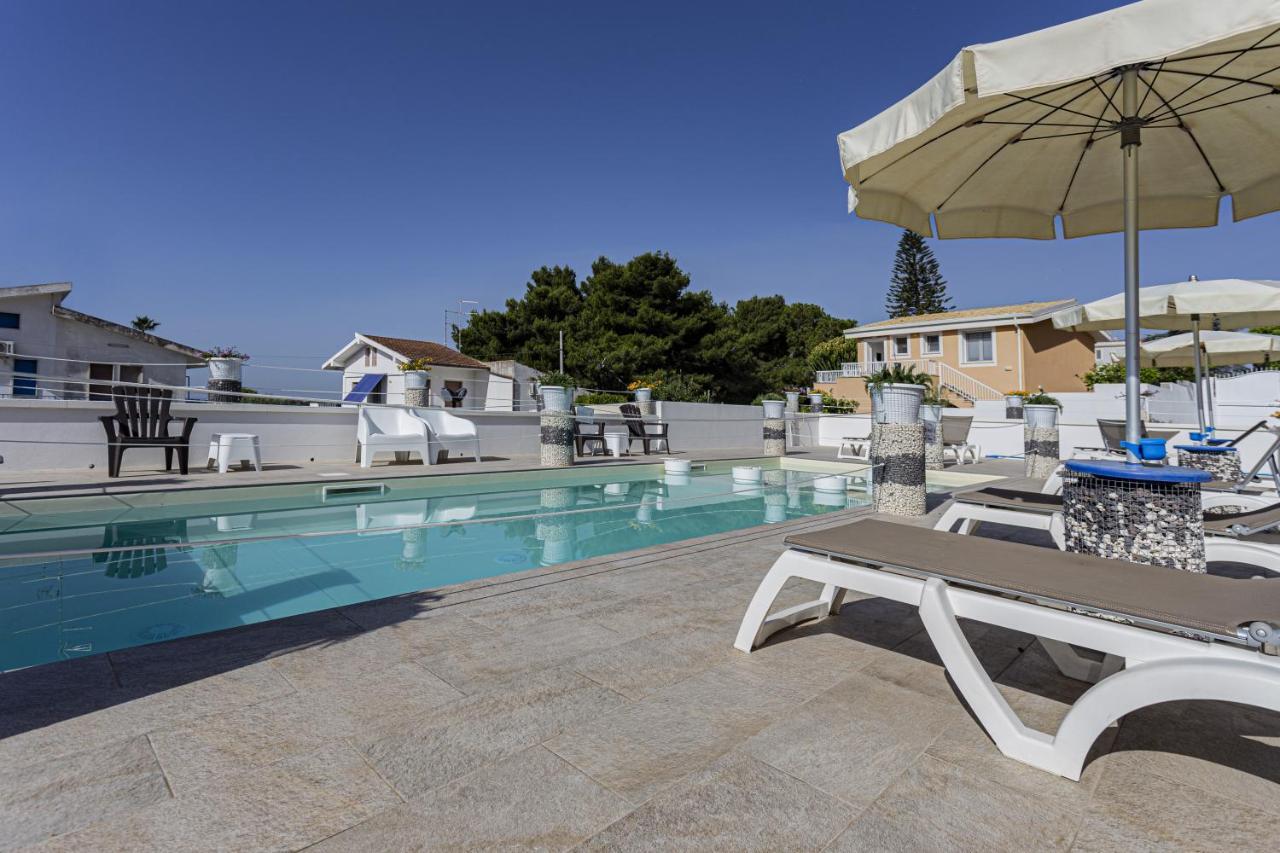 Small Luxury Apartments Pool And Sea View - Stella Del Mare Fontane Bianche Εξωτερικό φωτογραφία